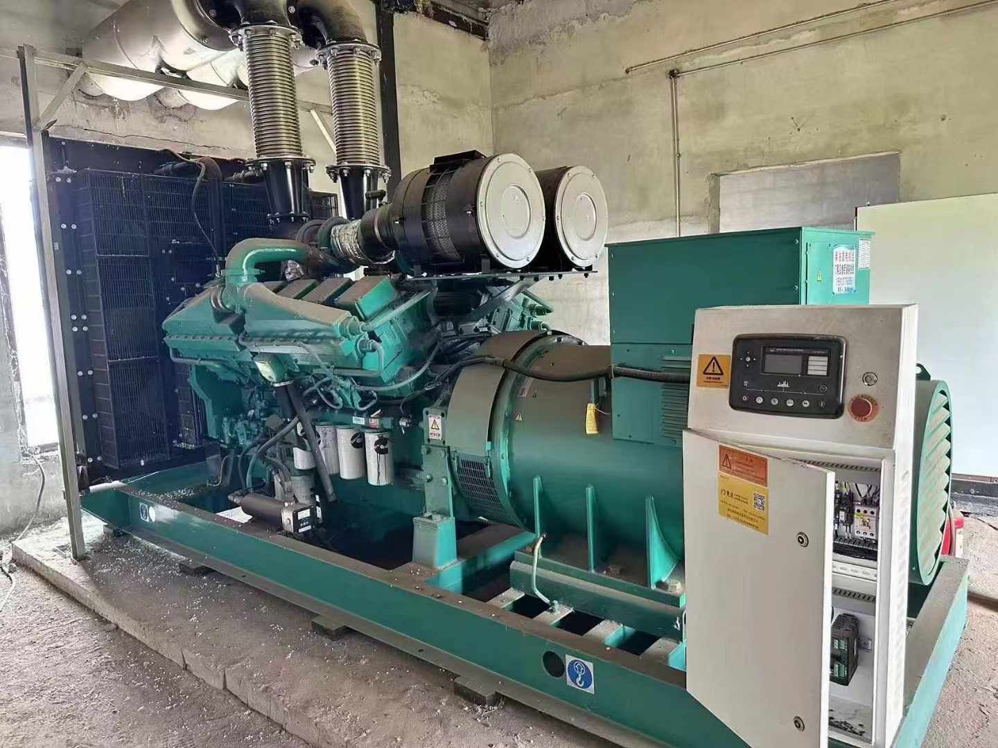 麦积无功补偿装置的性能评估需要考虑哪些因素？