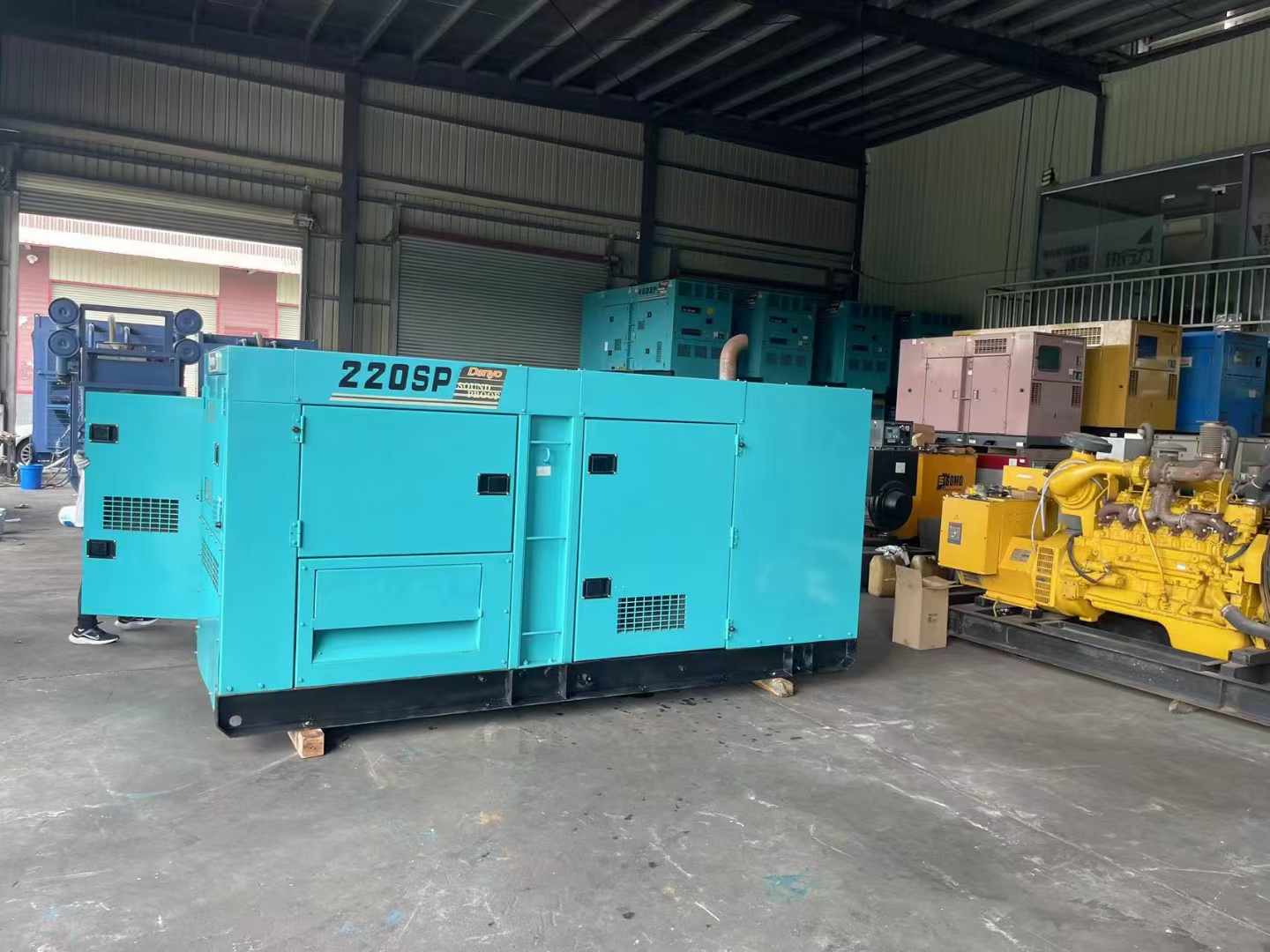 麦积柴油发电机组长期不间断运行时，如何监控其温度和压力？