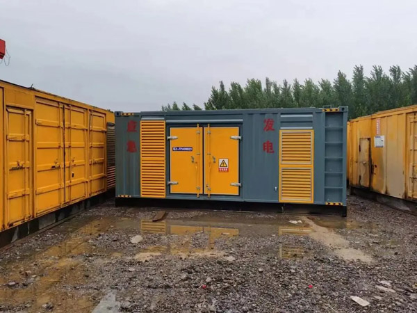 麦积柴油发电机如何判断干式空气滤清器是否需要更换？